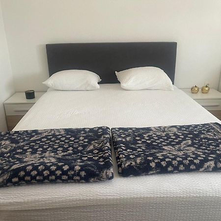 Apartmani Zuti نيوم المظهر الخارجي الصورة