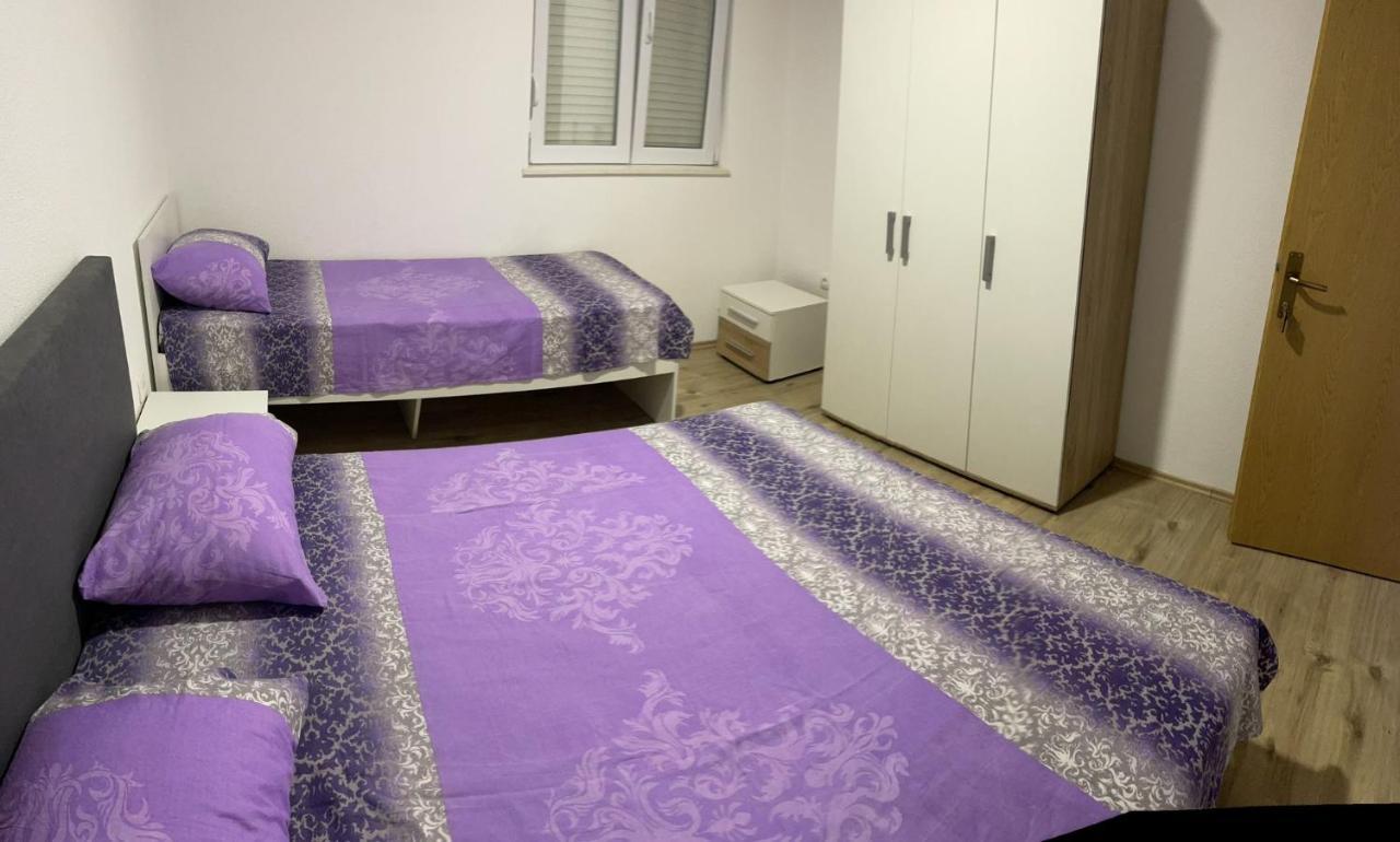 Apartmani Zuti نيوم المظهر الخارجي الصورة