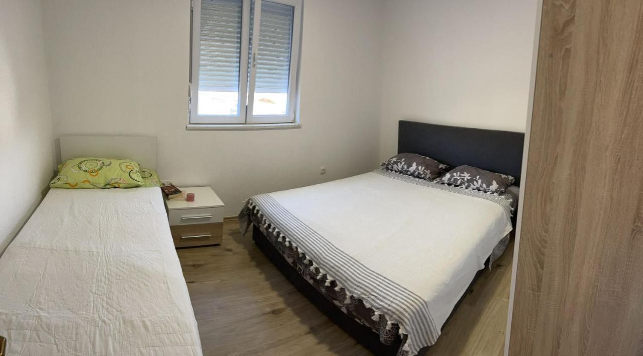 Apartmani Zuti نيوم المظهر الخارجي الصورة