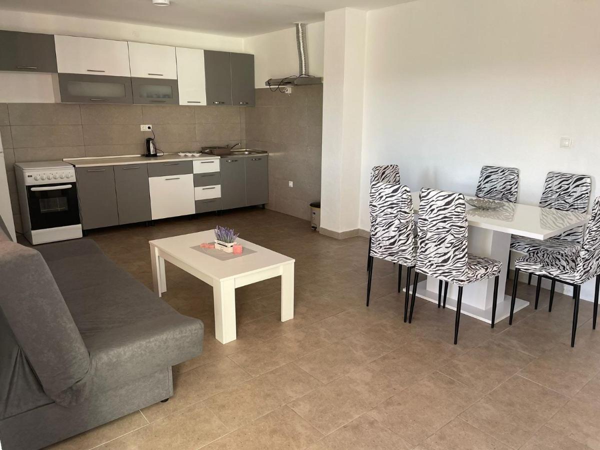 Apartmani Zuti نيوم المظهر الخارجي الصورة