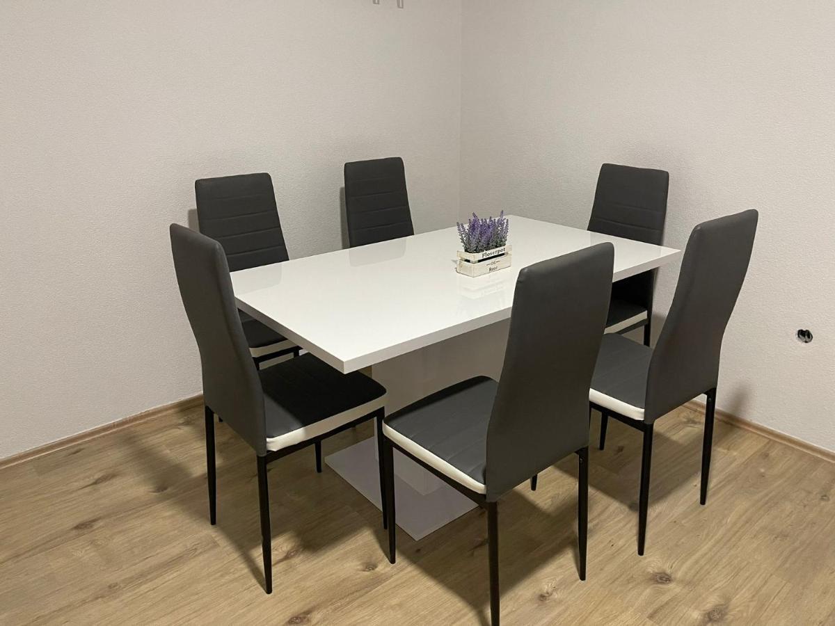Apartmani Zuti نيوم المظهر الخارجي الصورة