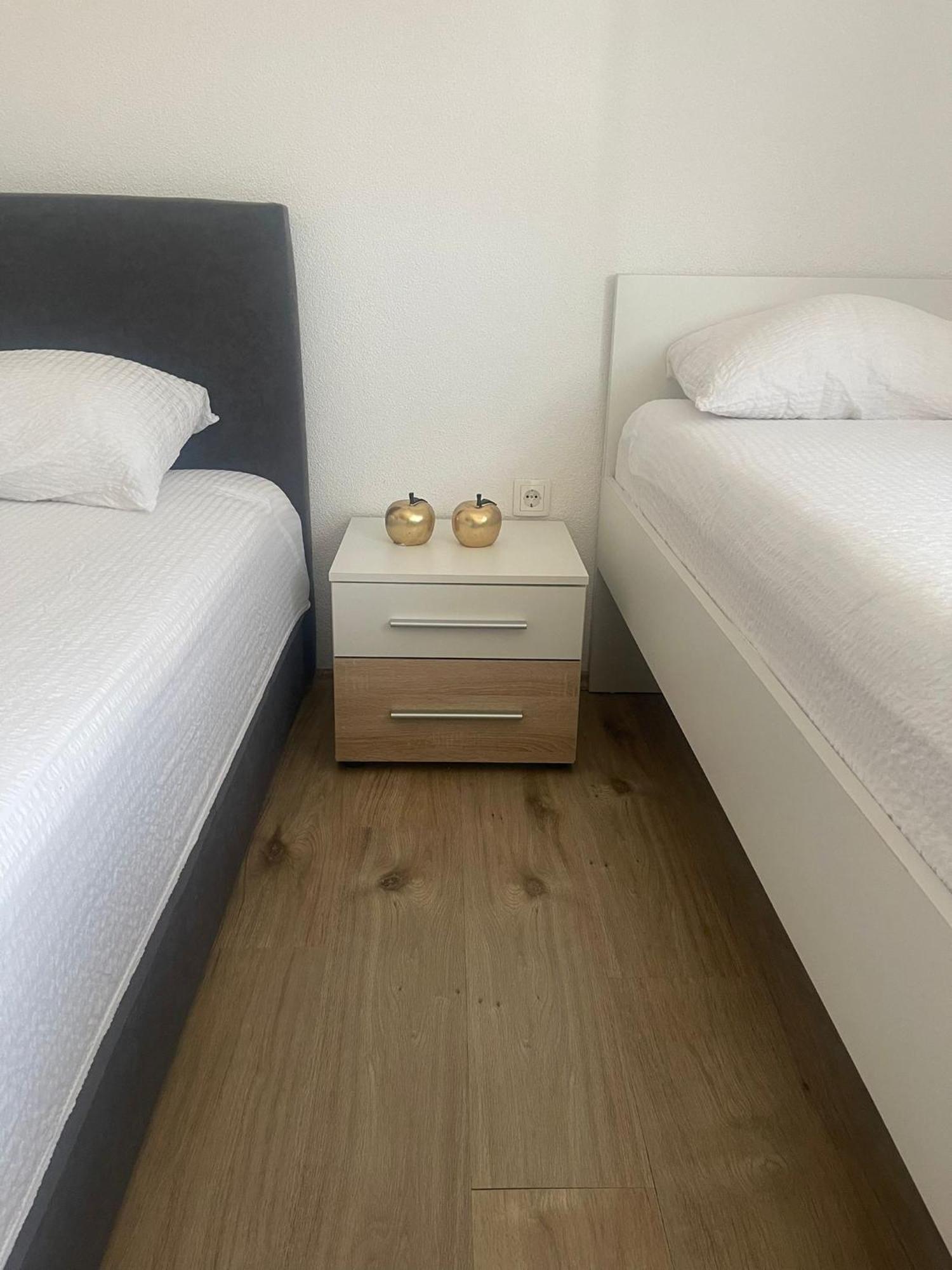 Apartmani Zuti نيوم المظهر الخارجي الصورة