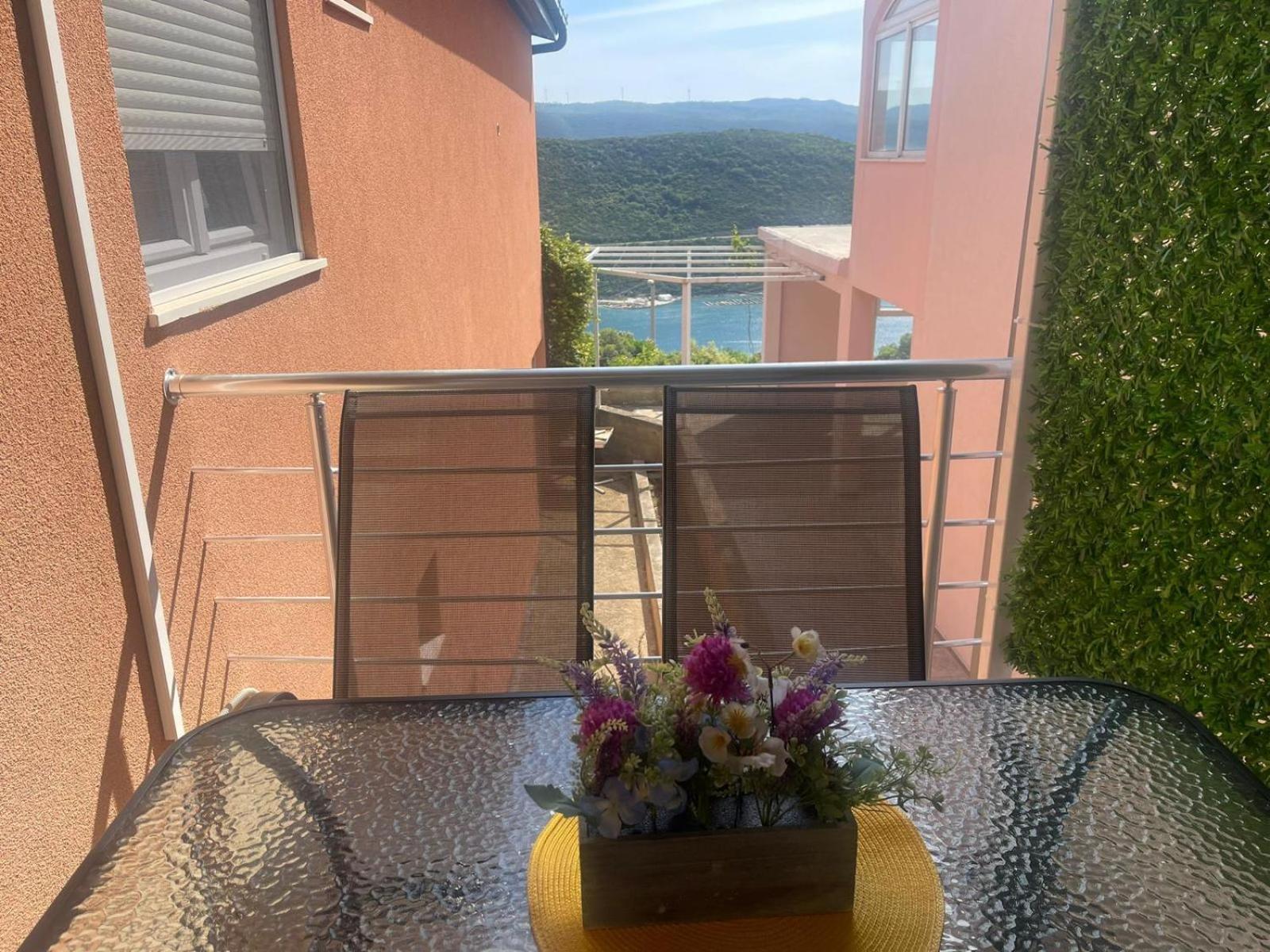 Apartmani Zuti نيوم المظهر الخارجي الصورة