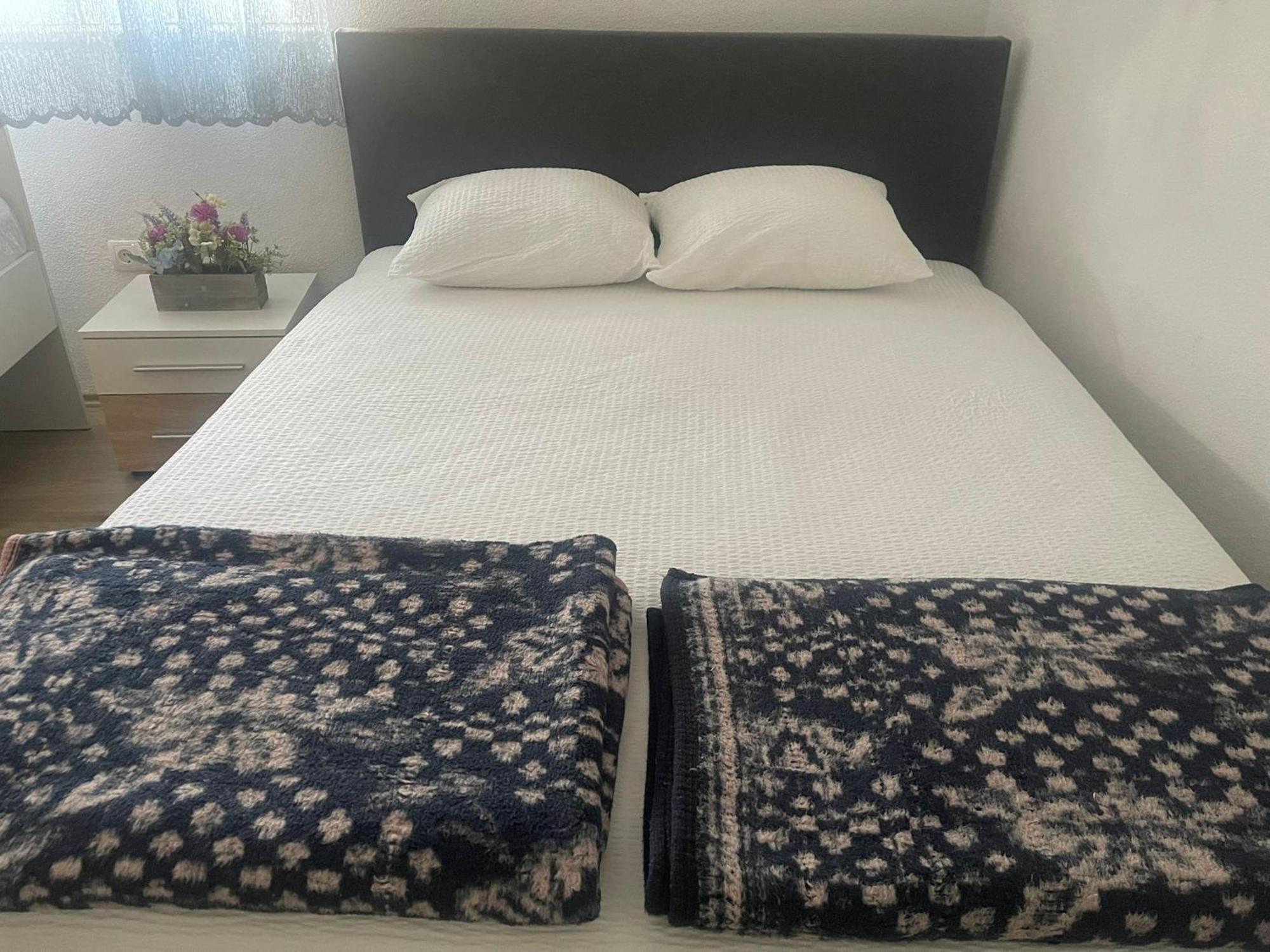 Apartmani Zuti نيوم المظهر الخارجي الصورة