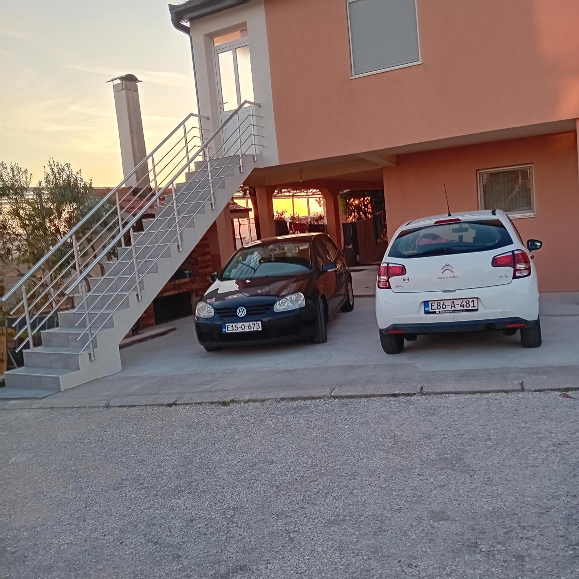 Apartmani Zuti نيوم المظهر الخارجي الصورة